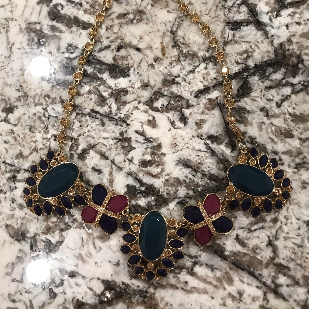 Ann Taylor statement necklace NWT